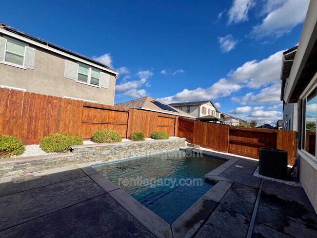 Building Photo - 436 Rose St