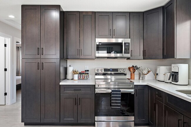 Building Photo - 3850 S 18th St