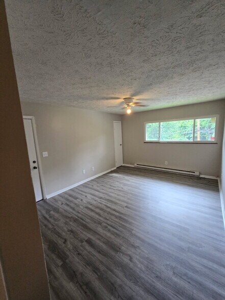Building Photo - 3047 Simpson Rd