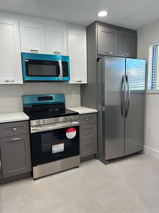 Building Photo - 9449 Boca Cove Cir
