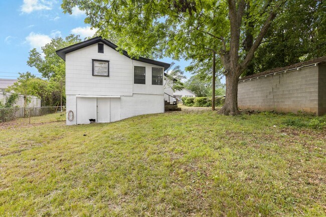 Building Photo - Freshly Updated 3BR Home in Opelika – Clean, Bright, Move-In Ready