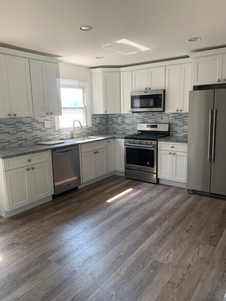 Building Photo - 67 Bertolotto Ave