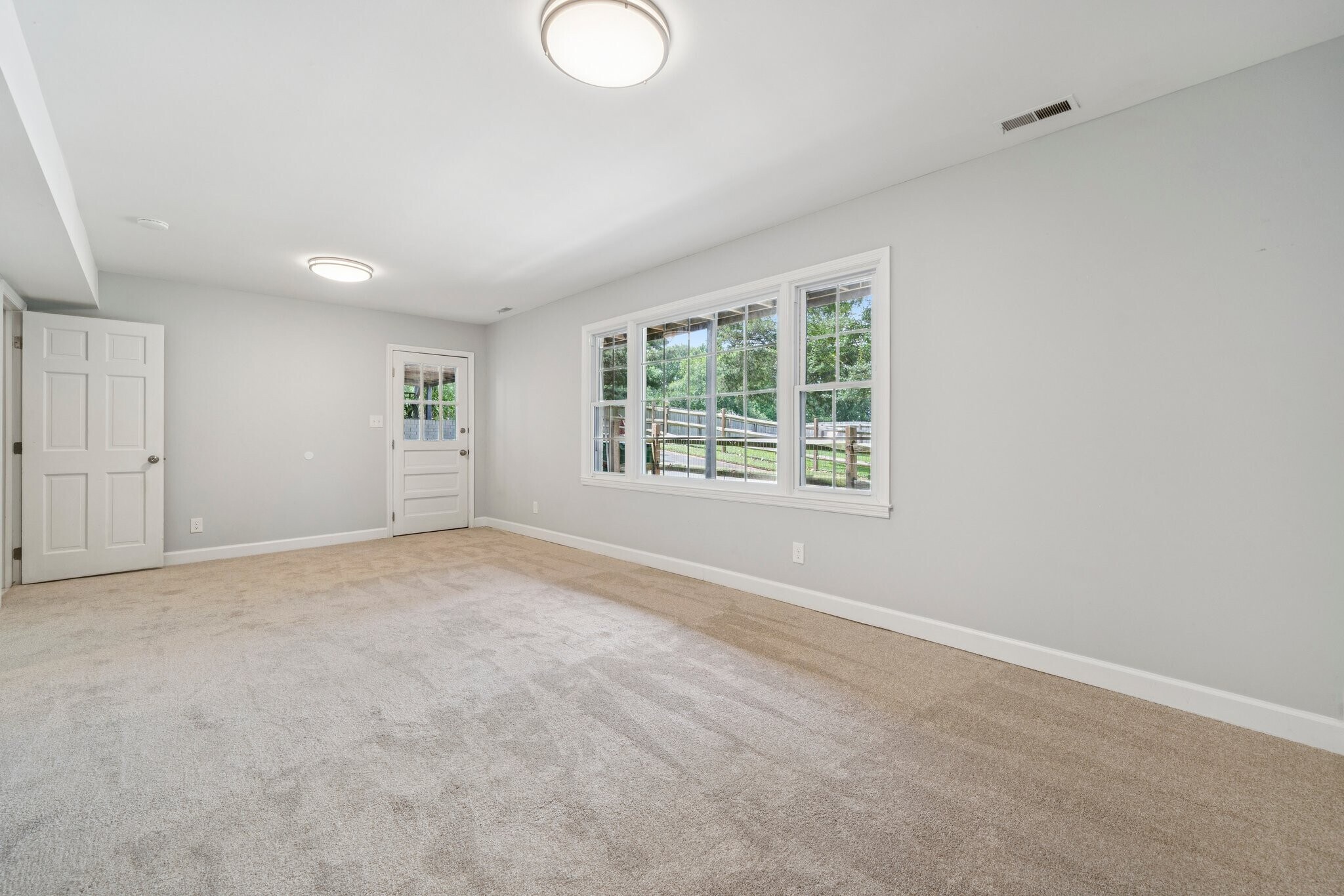 Office or Flex Space - 8323 Cliffside Dr