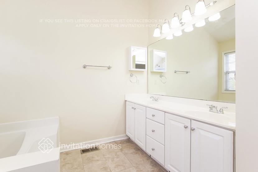 Building Photo - 905 Rafington Dr