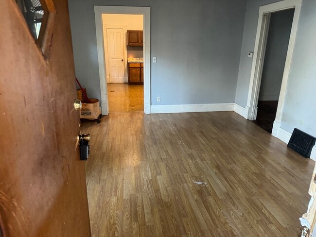 Building Photo - 2010 West Malone Street