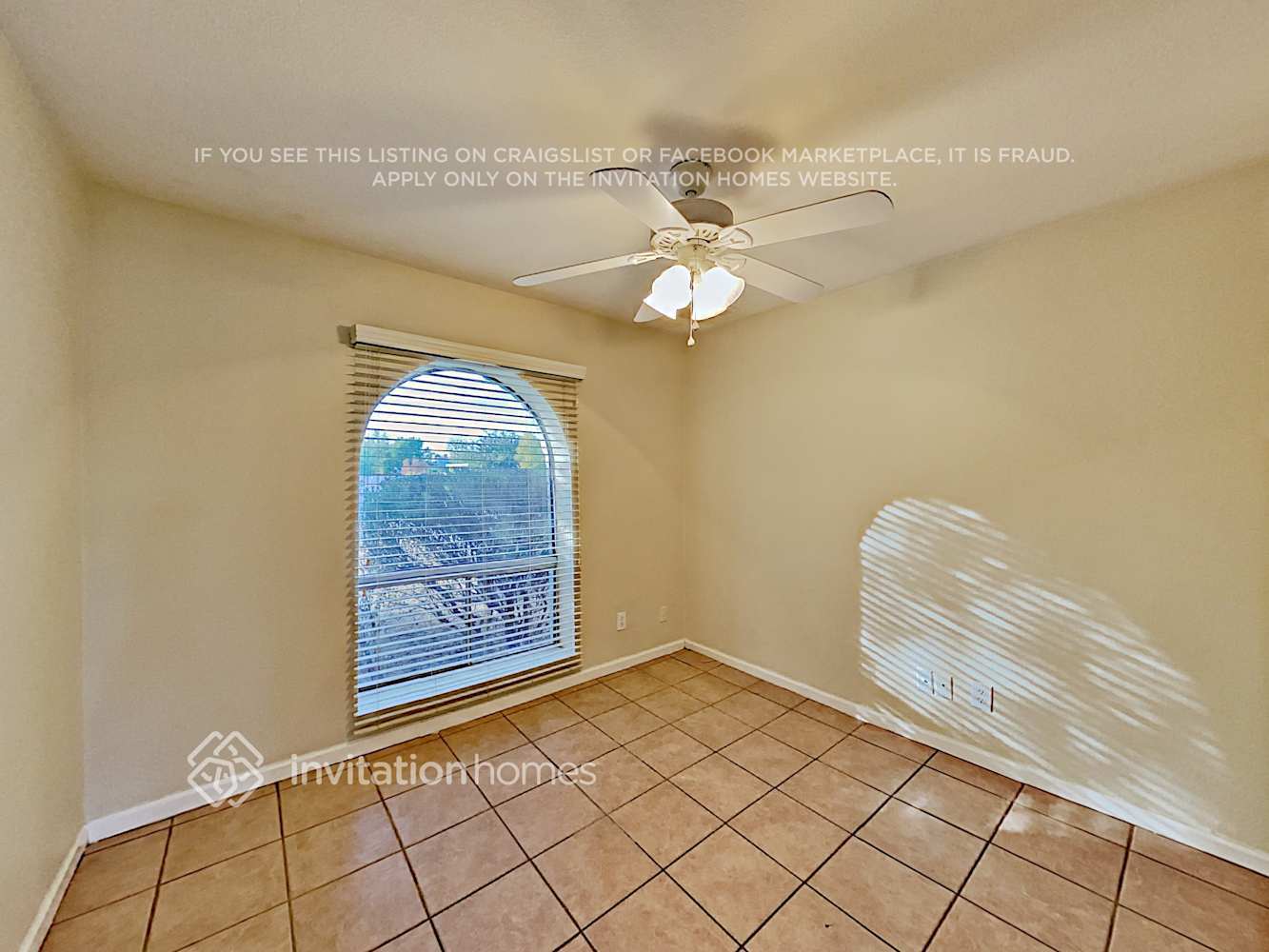 Building Photo - 18839 N 7th Dr