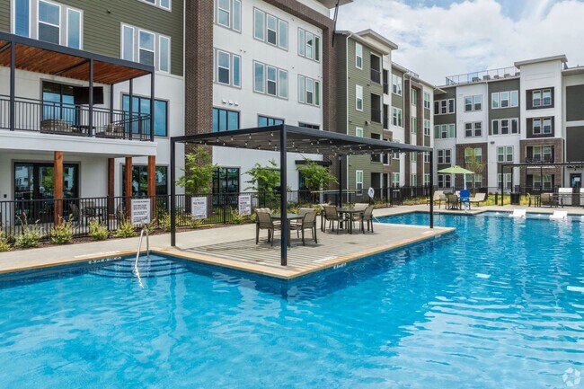 Building Photo - 12100 1/2 Ferrystone Glen Dr