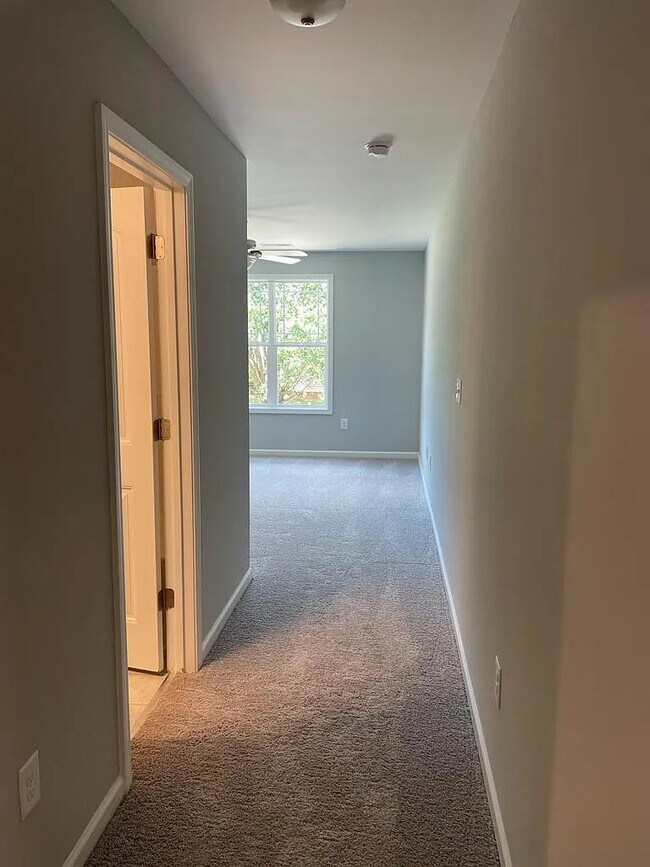 Building Photo - 103 Stewarts Knob Dr