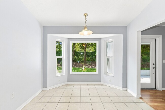 Building Photo - 11220 Hollander Ave