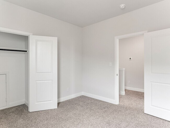 Building Photo - 427 Magellan Rd