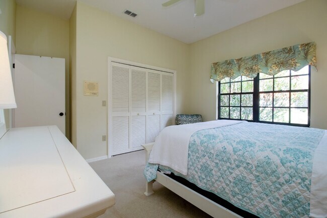 Building Photo - Palm Aire Fully Furnished Rental