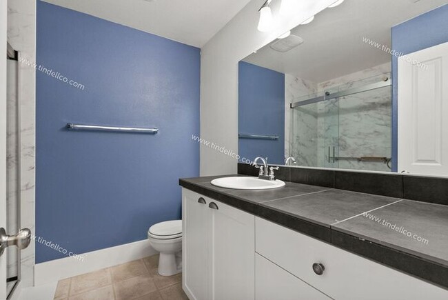Building Photo - Picturesque 2 Bedroom 2.5 Bathroom Townhou...