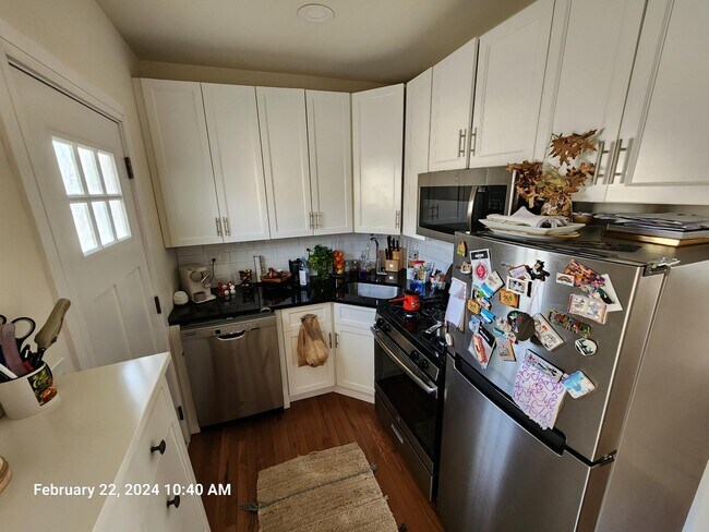 Building Photo - 4424-4432 N Wolcott Ave