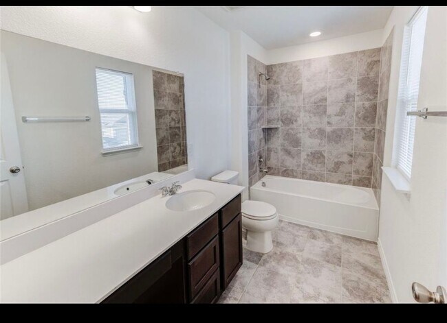 Building Photo - 321 Wild Onion Ln