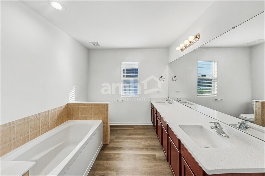 Building Photo - 6408 Roth Dr