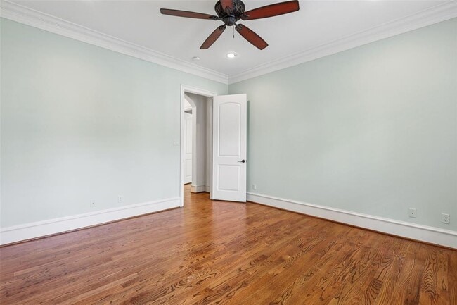 Building Photo - 5533 Navarro St