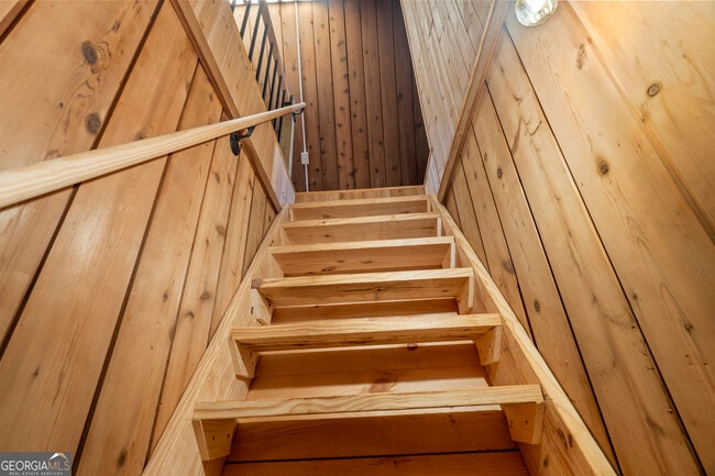 Building Photo - 290 Beaver Lodge Rd