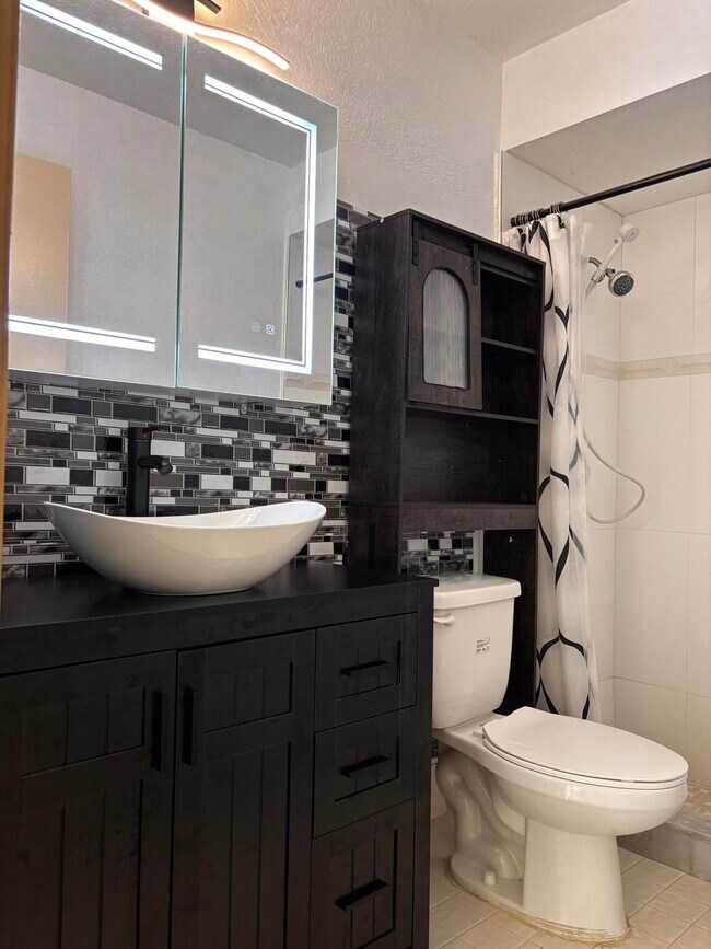 Building Photo - 12761 Westhampton Cir