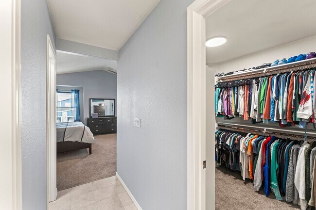 Building Photo - Beautiful 5-Bedroom, 4-Bathroom Home with ...