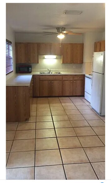 Building Photo - 125 Danbar Dr