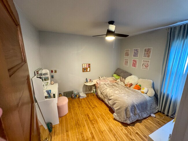 Bedroom 1 - 205 E Bolivar Ave