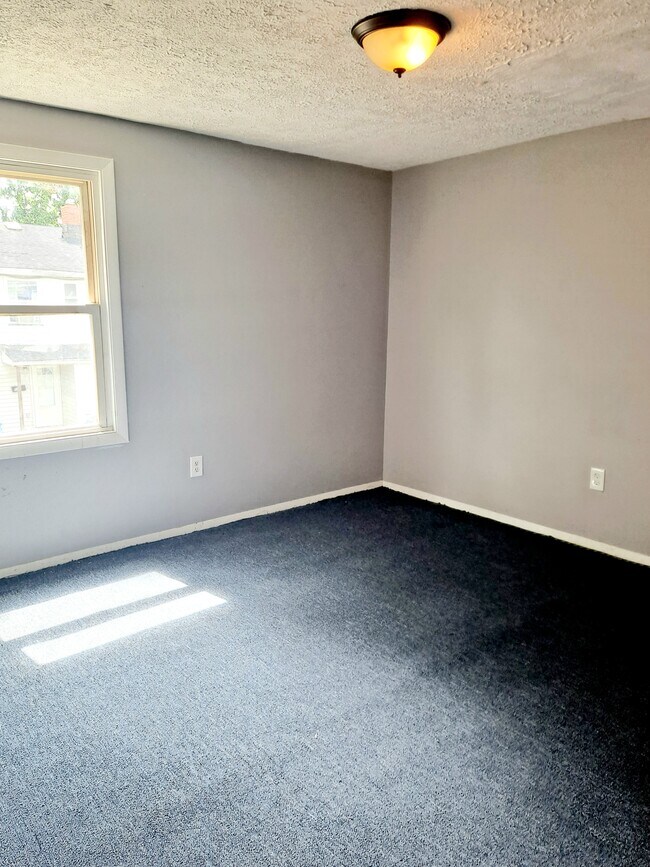 Building Photo - 9042 Maple Grove Rd