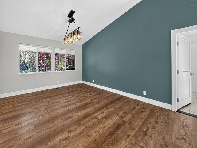 Building Photo - Gorgeous 4 Bedroom PLUS Spacious Bonus Room with Pool in Desired Alamo Neighborhood Available Now!