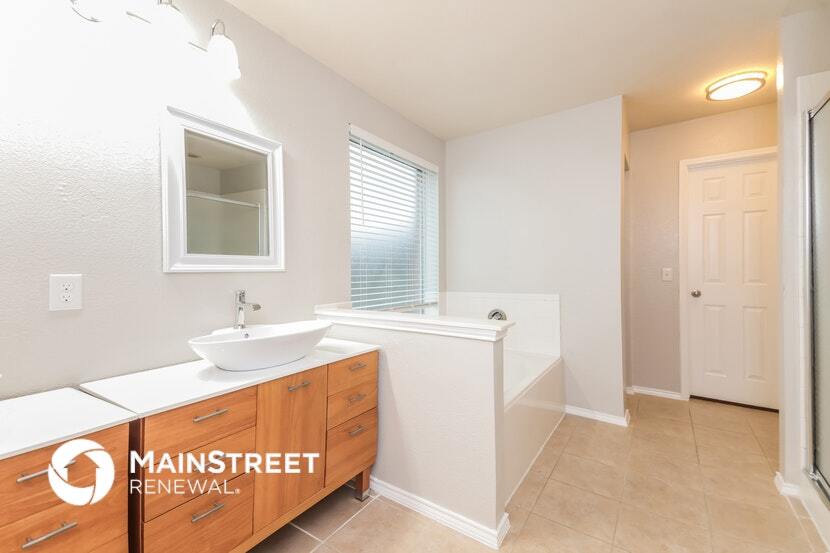 Building Photo - 520 Welch Dr