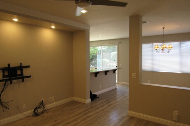 Building Photo - Beautiful 3 Bed/2.5 Bath Single Family in Highly Desirable Castro Valley Neighborhood