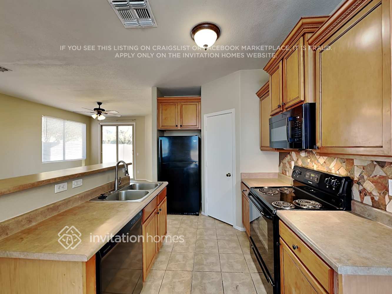 Building Photo - 1415 E Pecan Rd