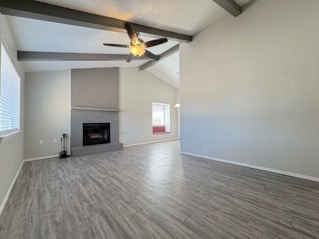 Building Photo - 1809 Agua Dulce St
