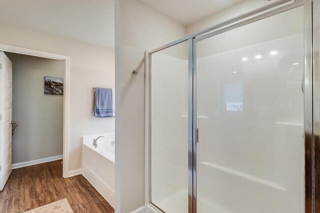 Building Photo - 9059 Bellewood Pl