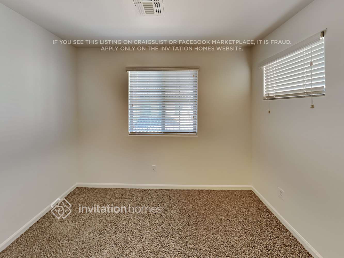 Building Photo - 1385 S Moccasin Trail