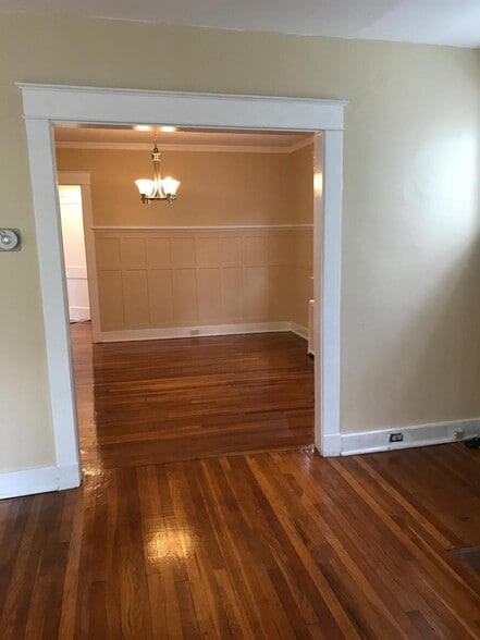 Unit 1 - 6637 Dalzell Plz