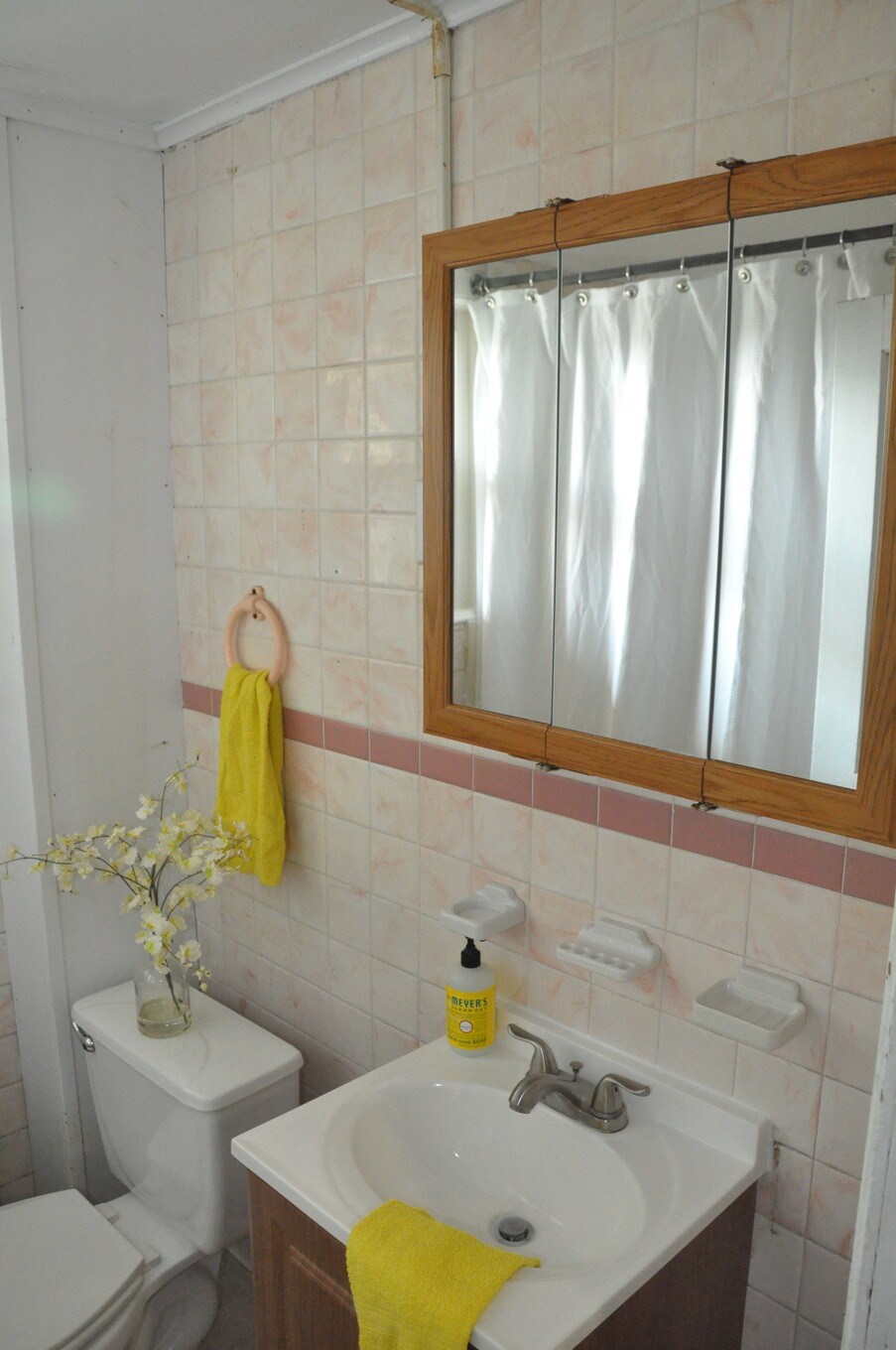 Bathroom - 212 Linden Ave