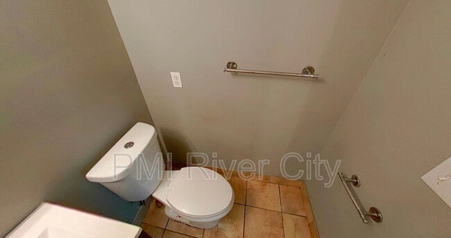 Building Photo - 7471 John F Kennedy Dr W