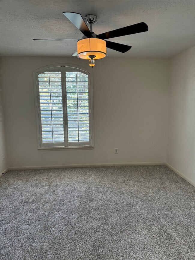 Building Photo - 3802 Canary Grass Ln