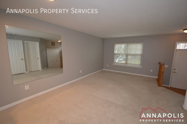 Building Photo - 546 Francis Nicholson Way