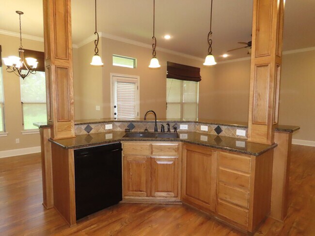 Building Photo - Extraordinary 3 Bedroom, 2 Bath Home in Southeast Tyler! Coming Soon!