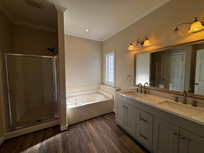 Building Photo - 181 New Hampshire Ct