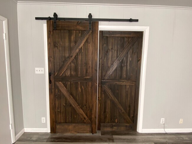 Building Photo - 4711 E 4th Pl