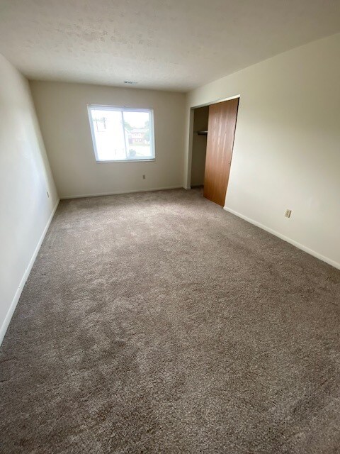 Building Photo - 819 Trustway Ct