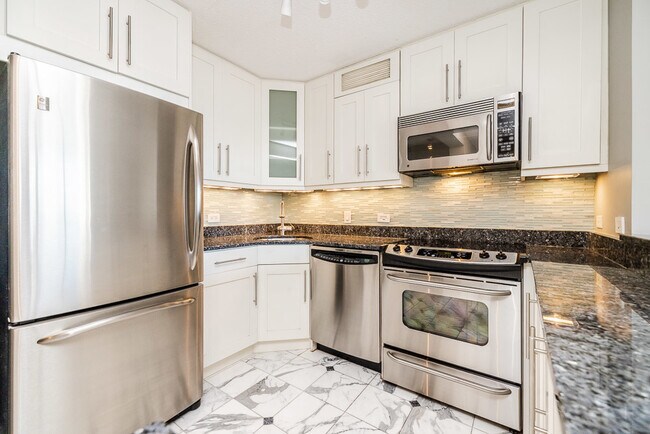 Building Photo - 10 E Ontario St