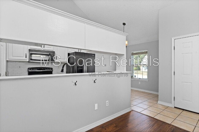 Building Photo - 12206 Breezeway Cir