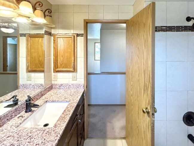 Building Photo - Beautiful 4 bed & 2 bath home in Kent WA!!
