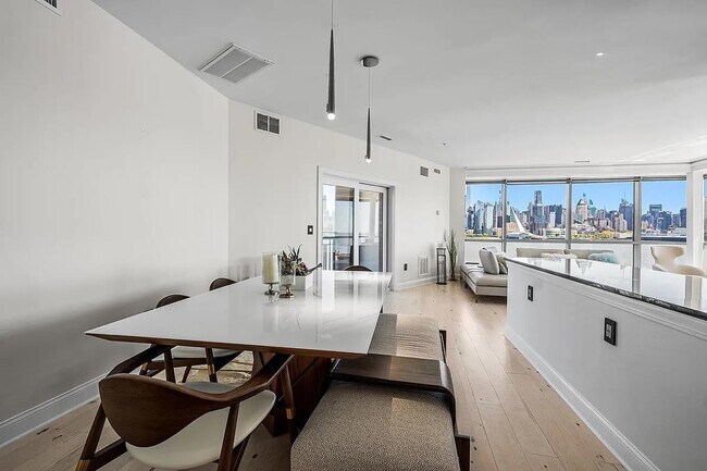 Building Photo - 20 Ave at Port Imperial