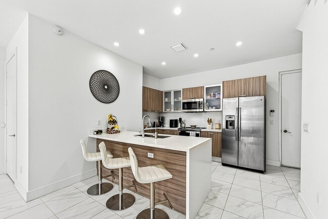 Building Photo - 1034 NE 18th Ave