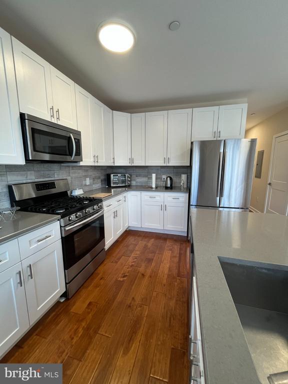 Building Photo - 926 N 15th St