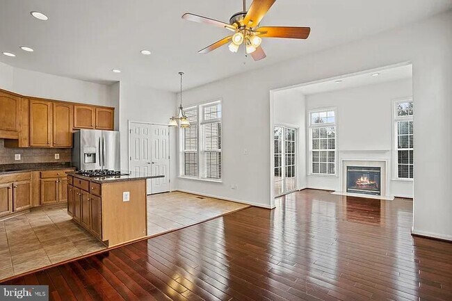 Building Photo - 24689 Siltstone Square