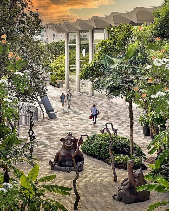 Building Photo - 1833 S Ocean Dr